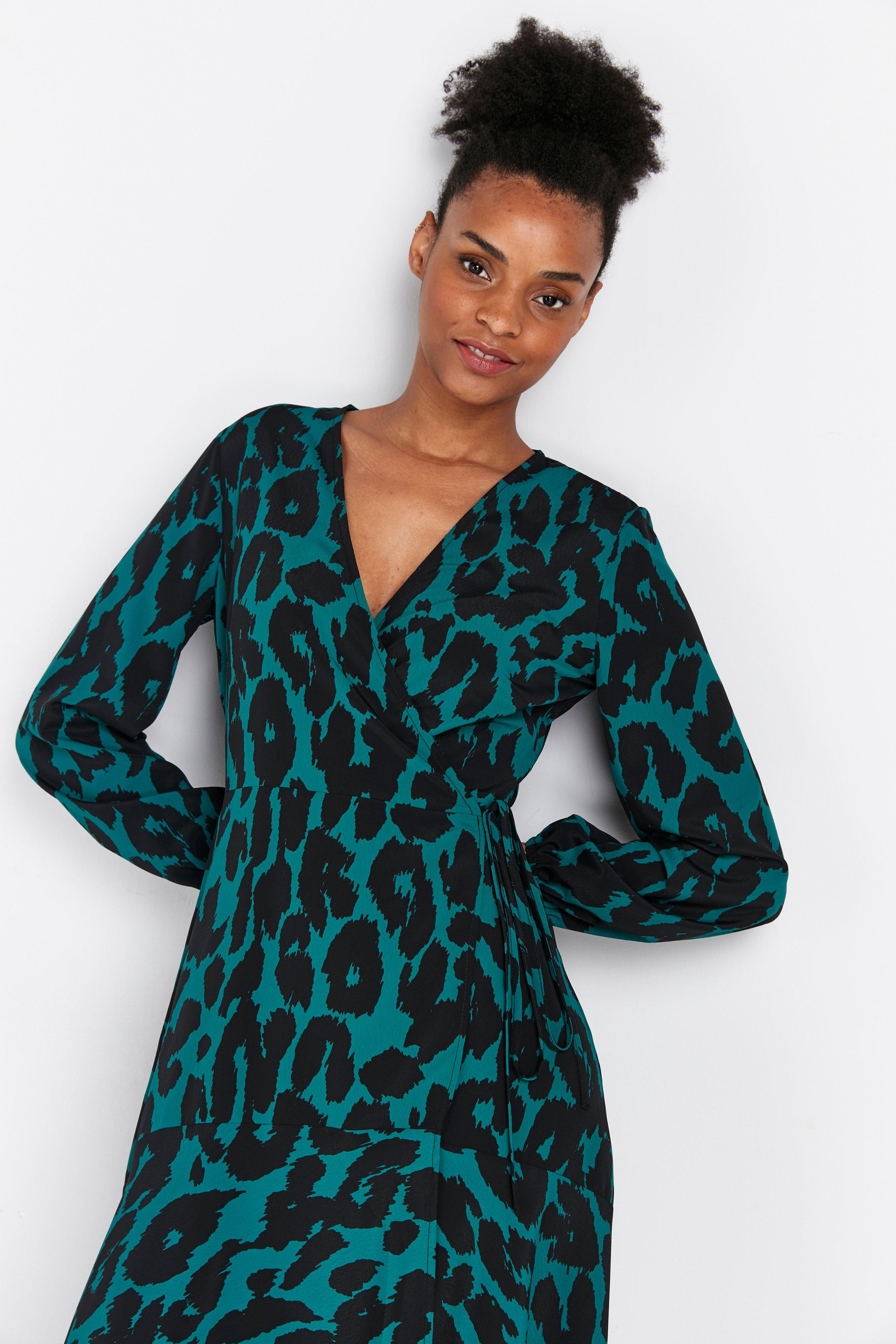 Black and green hot sale leopard print dress