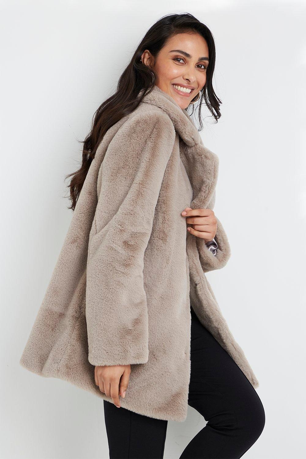 Petite Faux Fur Rever Collar Short Coat