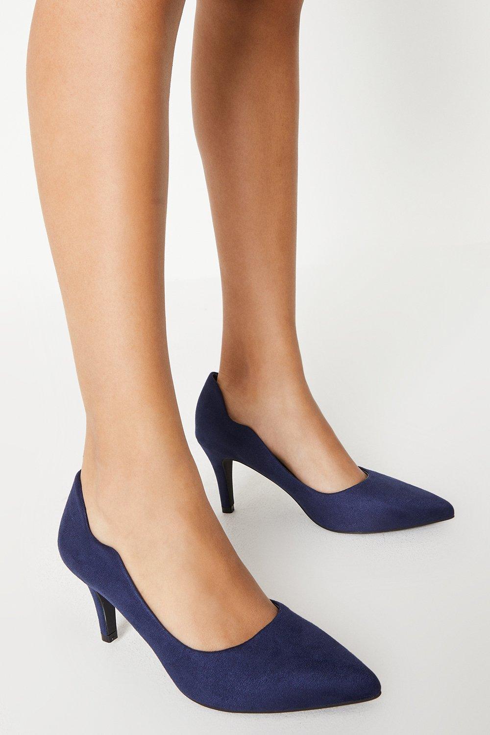 Pointed deals court shoes