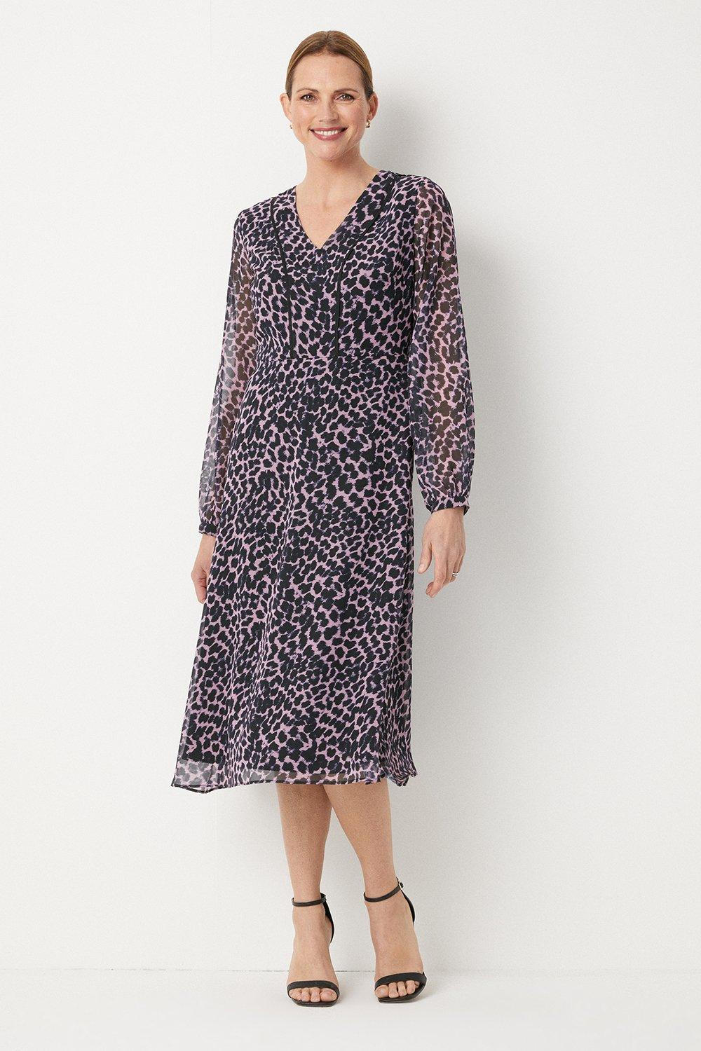 Womens Blush Leopard V-neck Midi Dress