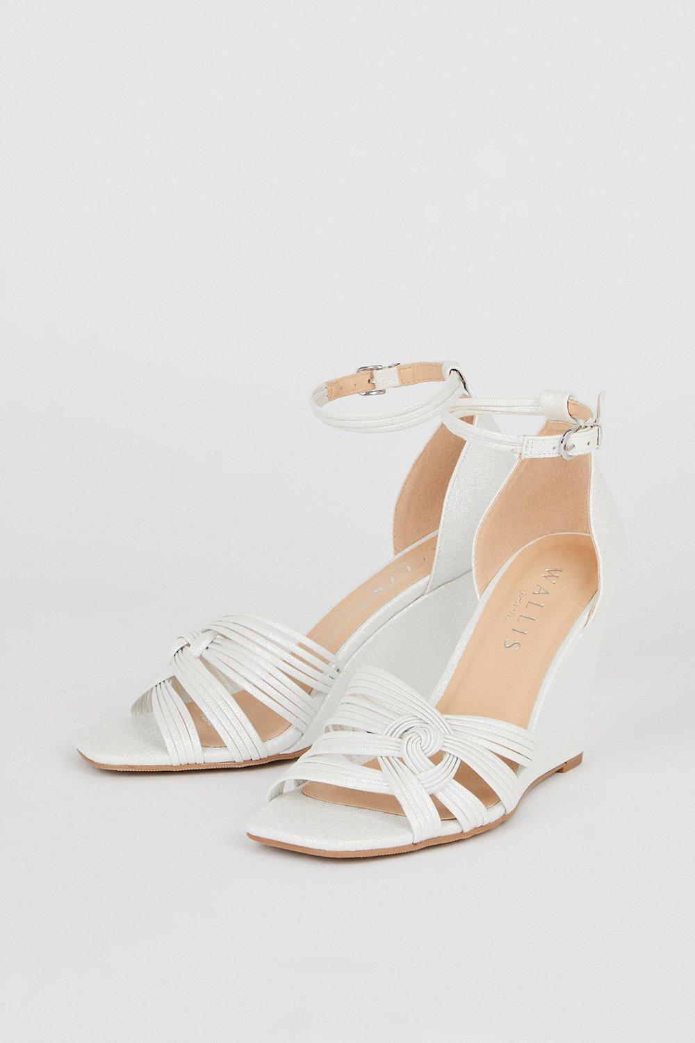 Wallis white wedges 2025