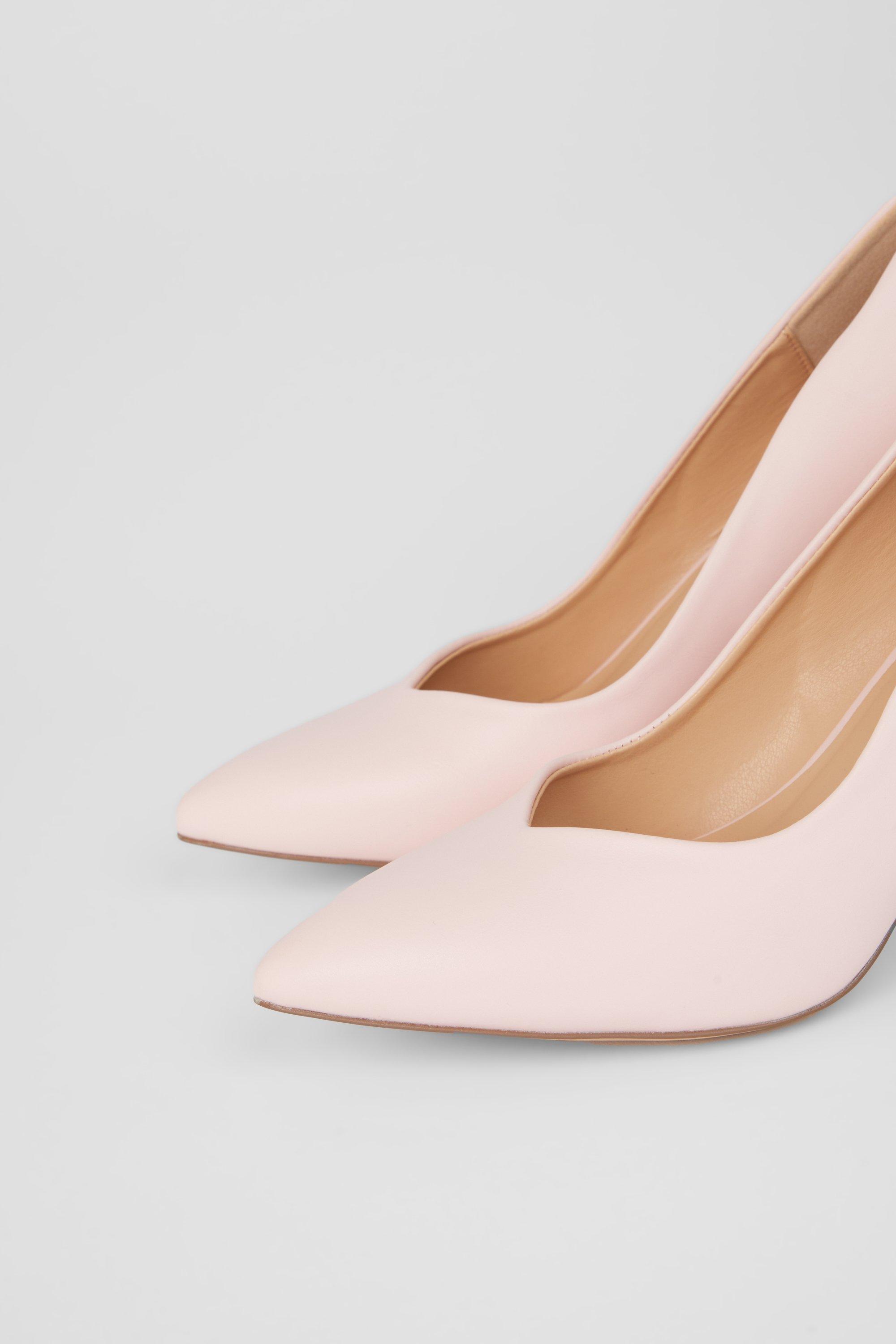 Blush pink best sale court shoes