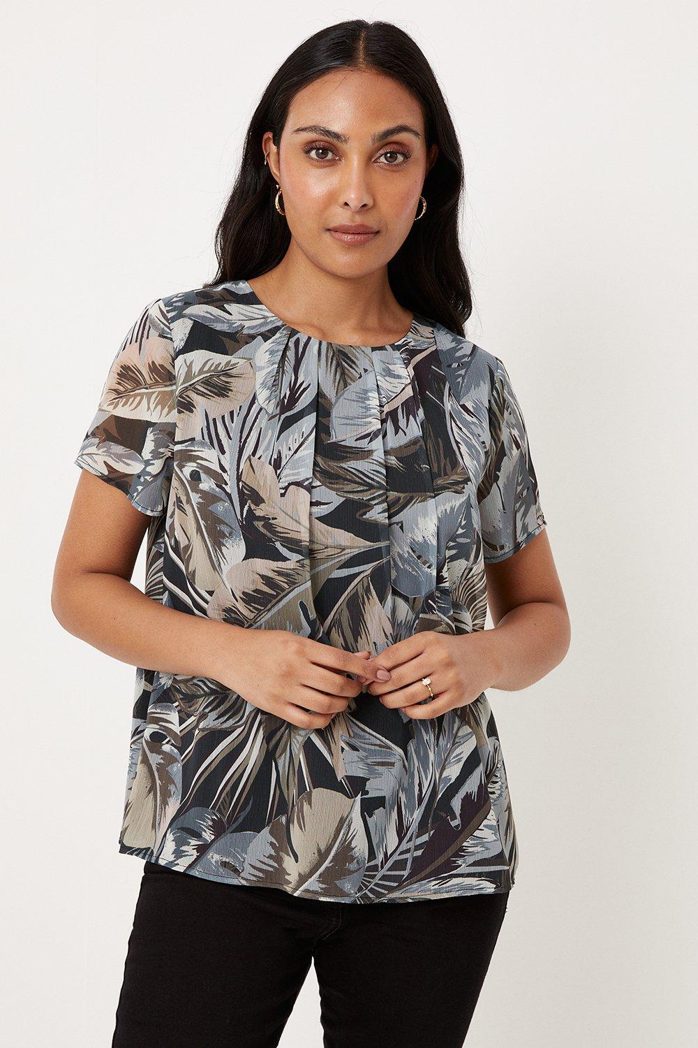 Womens Petite Neutral Palm Print Short Sleeve Shell Top