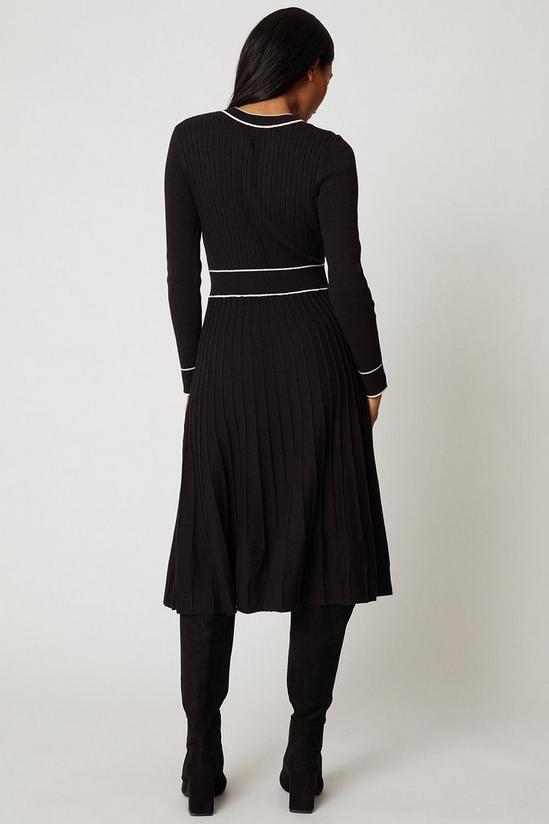 Wallis Petite Ribbed Pleated Knitted Dress 3