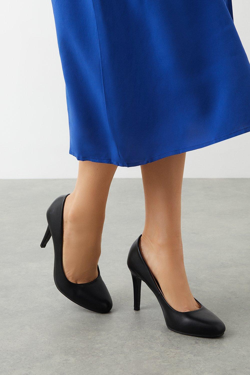 Round toe best sale stiletto pumps