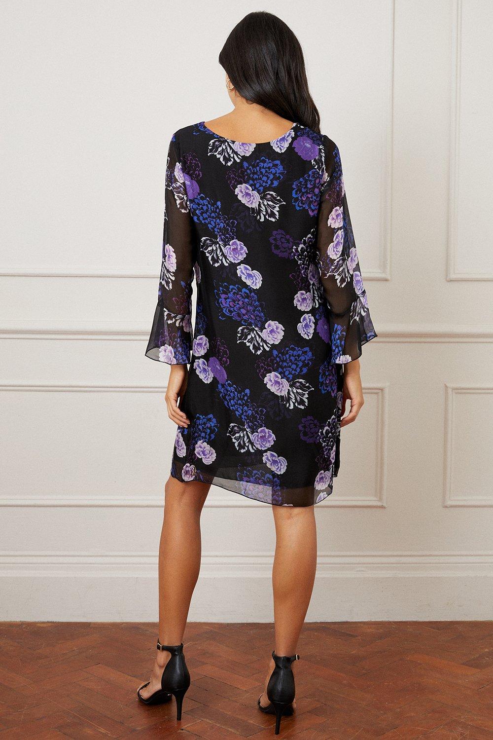 Flute sleeve shift outlet dress