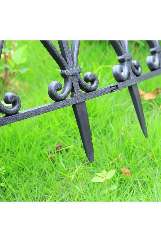 Living and Home 3pcs Decorative Garden Border Fence Outdoor Lawn Edging 3